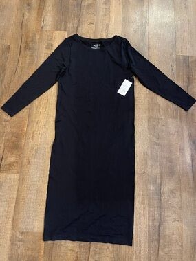 Isabel Maternity by Ingrid & Isabel Black Long Sleeve Crewneck Maternity Dress